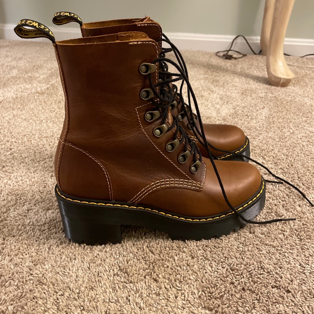 Doc Martens Leona Butterscotch Boots size 7